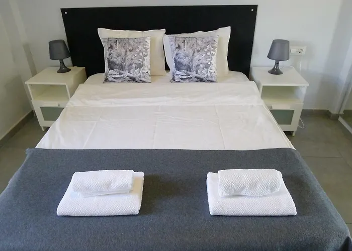 Cala Balmins Sea View Apartman *
